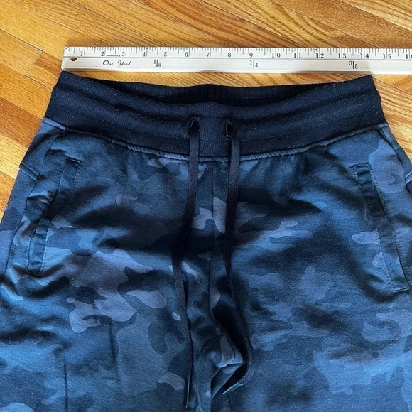 Athletic camouflage sweatpants - Picture 2 of 5